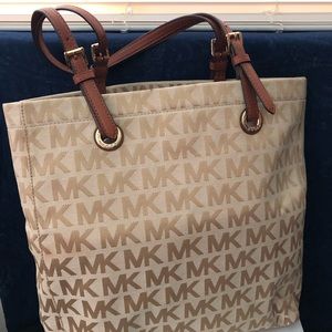Michael Kors Purse NEW!!